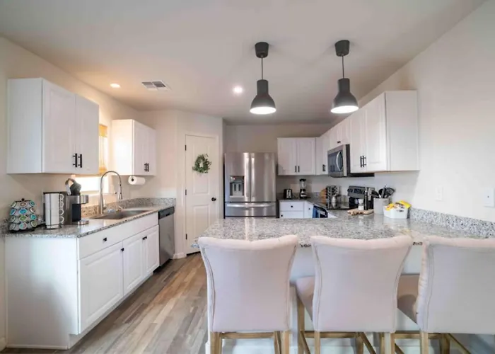 Holiday home Modern 4br In 65 Inch Tv *