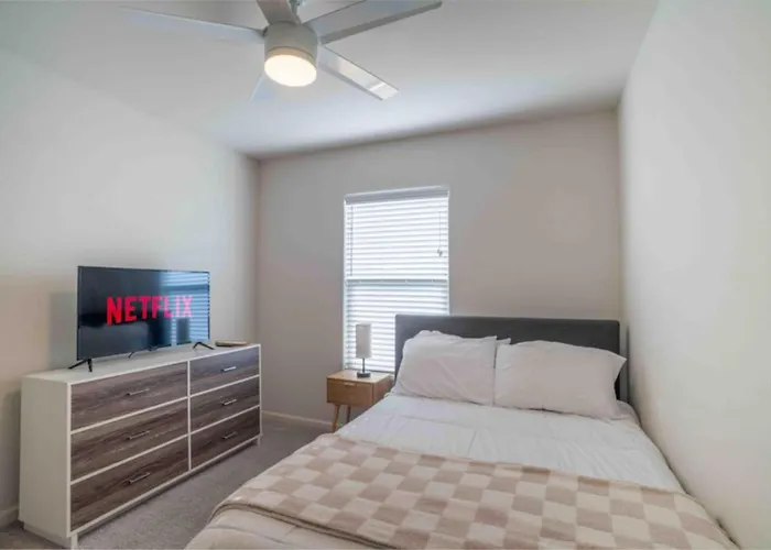 Holiday home Modern 4br In 65 Inch Tv *